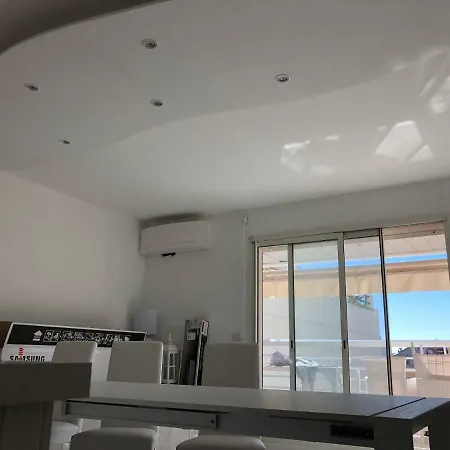 Appartement Charming D' Este With A Rooftop Pool By Weekome Antibes