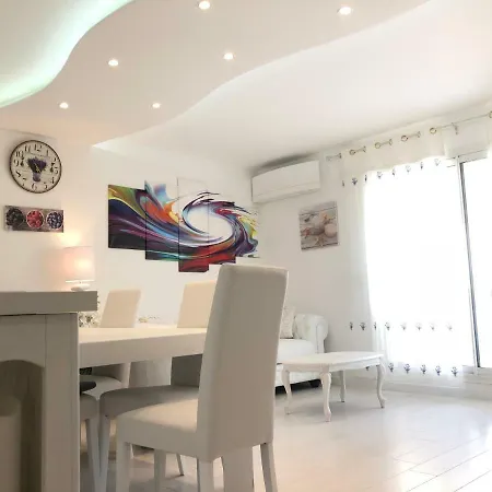 Appartement Charming D' Este With A Rooftop Pool By Weekome *